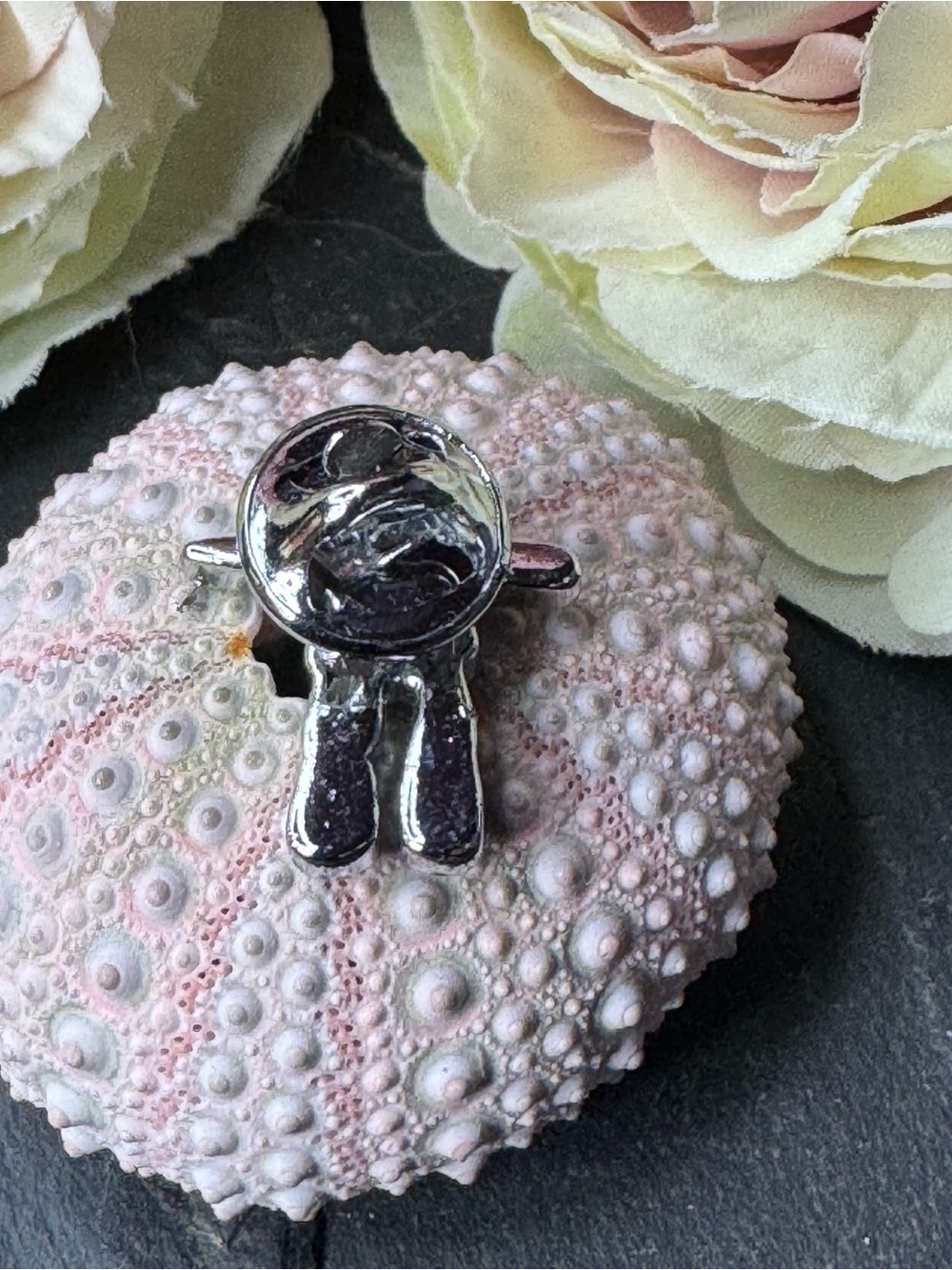 Abalone Inukshuk Pin - Picture 3 of 6